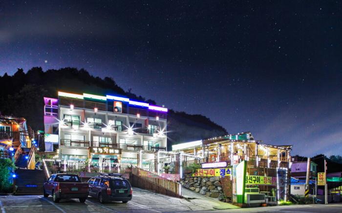 Yeongdeok Palgwanghoe Snow Crab Pension