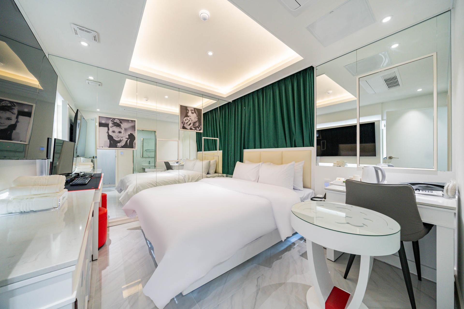 Yeongdeungpo Starlight Hotel (Star)