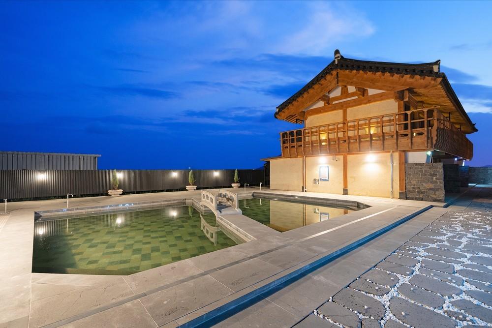 Hanok Pension Wanggyeong-11