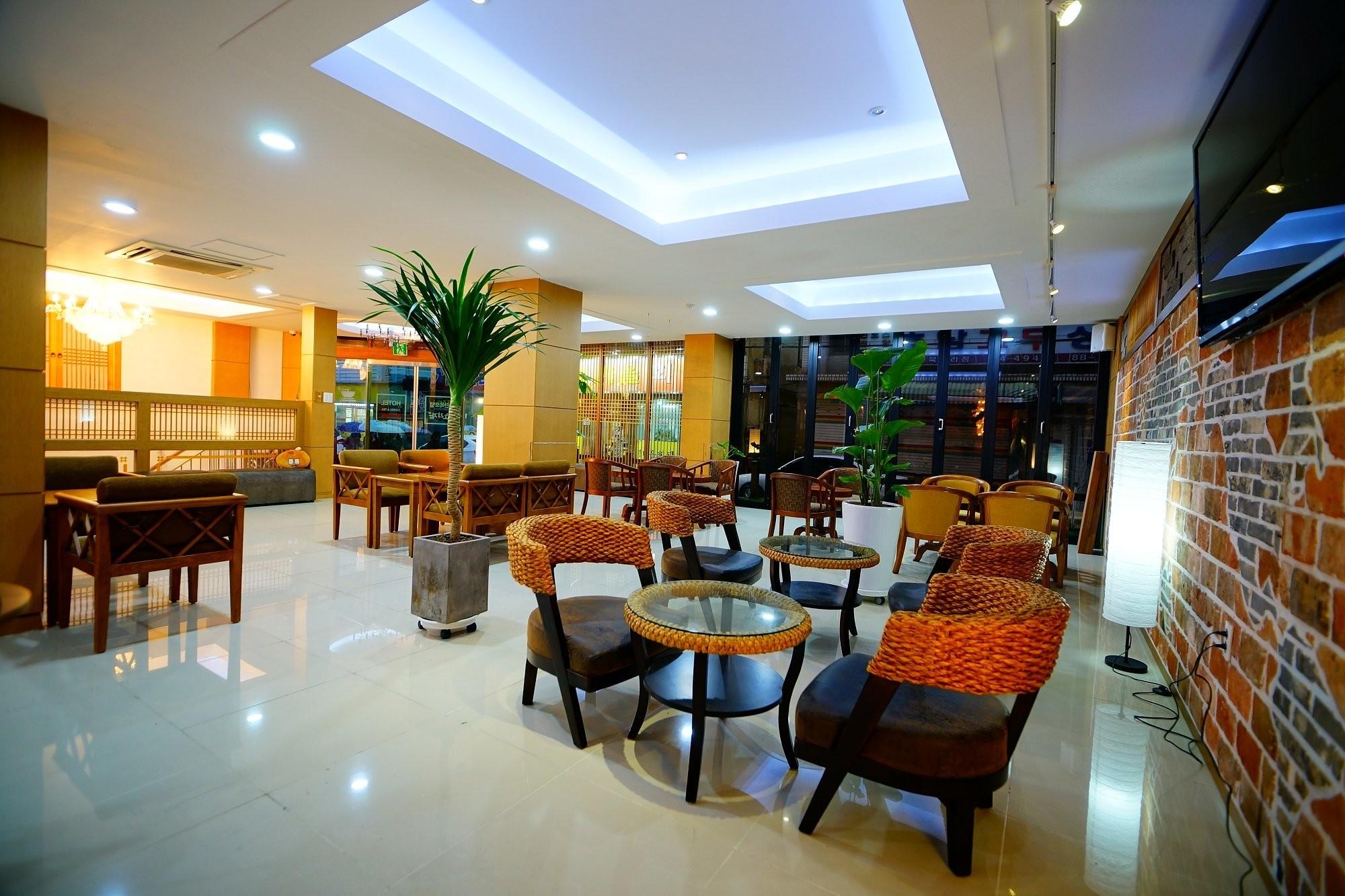 Ghamyoungroo Hanok Hotel-3