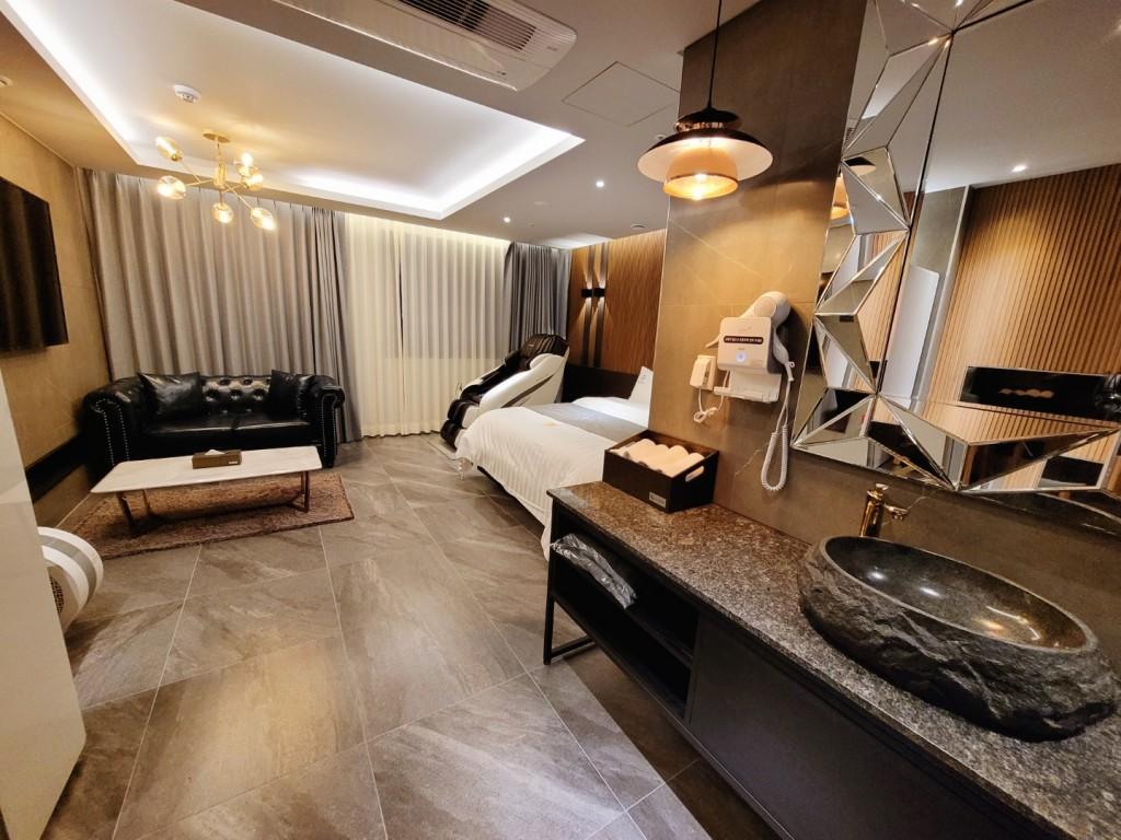 Gimpo West9 Hotel-4