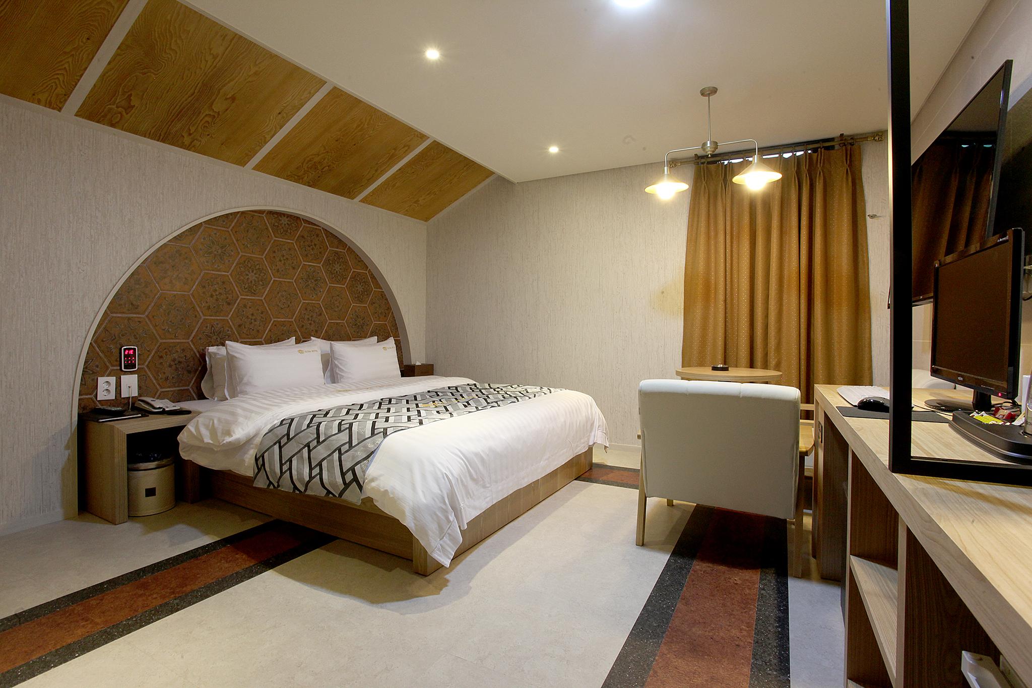 Hwaseong Elgar Tourist Hotel