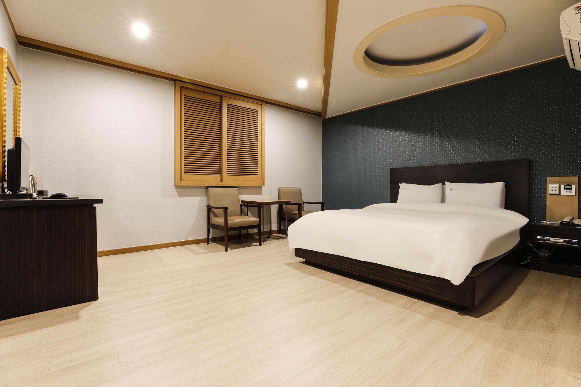 대형TV룸(75인치 대형 스마트TV)