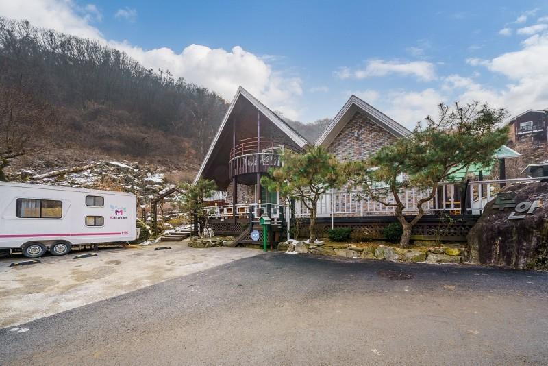 Gapyeong Valley Pension Luan (Valley in front of the pension)-4