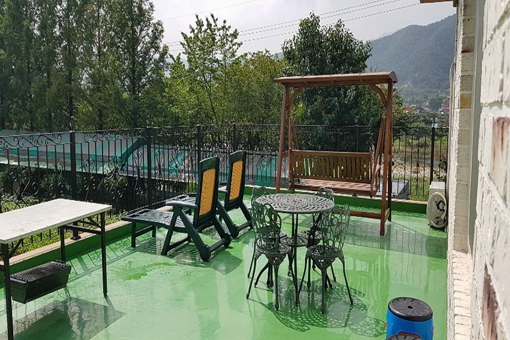 Gapyeong Grass Leaf Family House-4