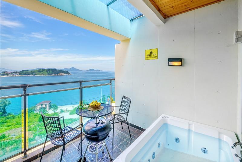 Geoje Island Hawayu Pool Villa Spa Pension