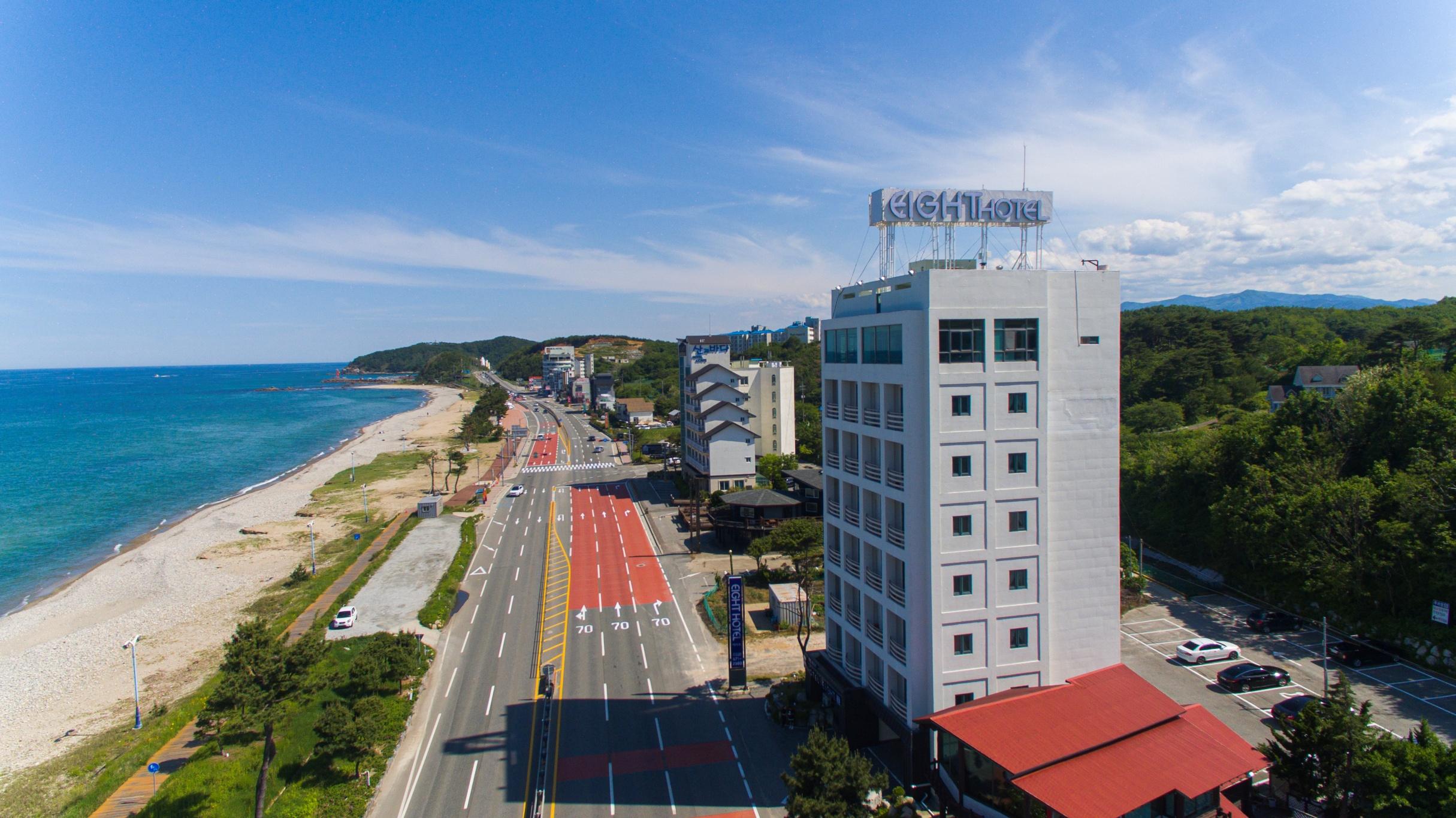 8 Hotel