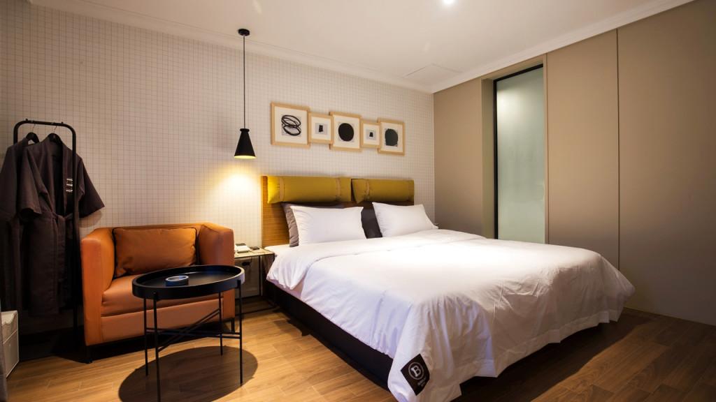 Busan Choeup Brown Dot-10