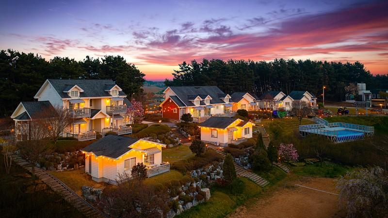 Taean Rainbow Castle Pension