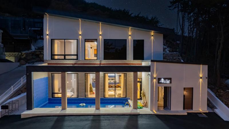 Yeosu Casa Bonbon Pool Villa