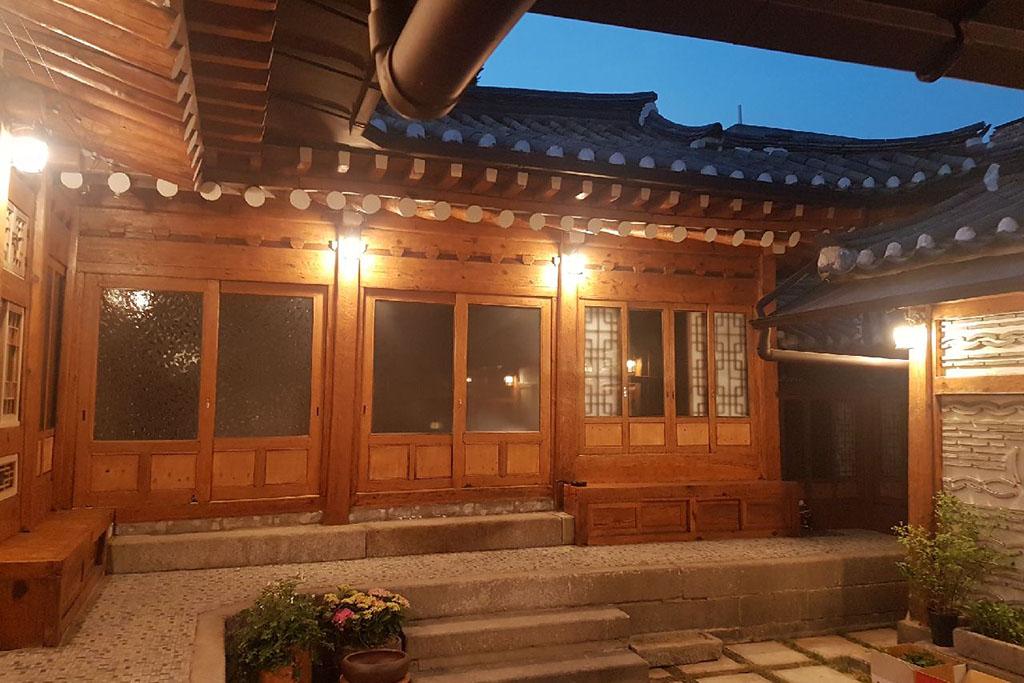 Bukchon Sohyeondang Hanok Stay-6