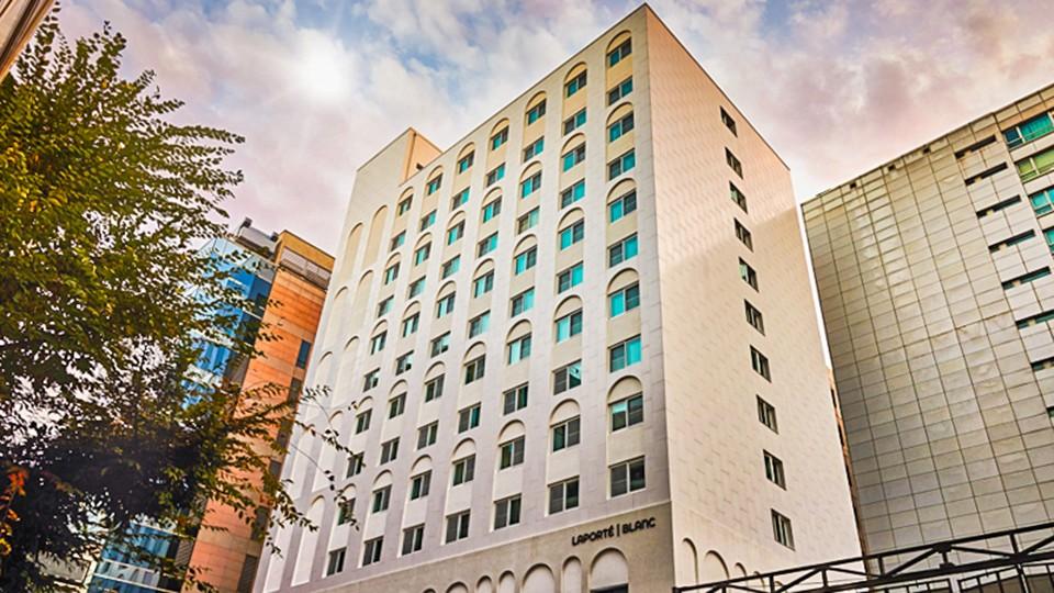 THE CONNOISSEUR Residence Hotel