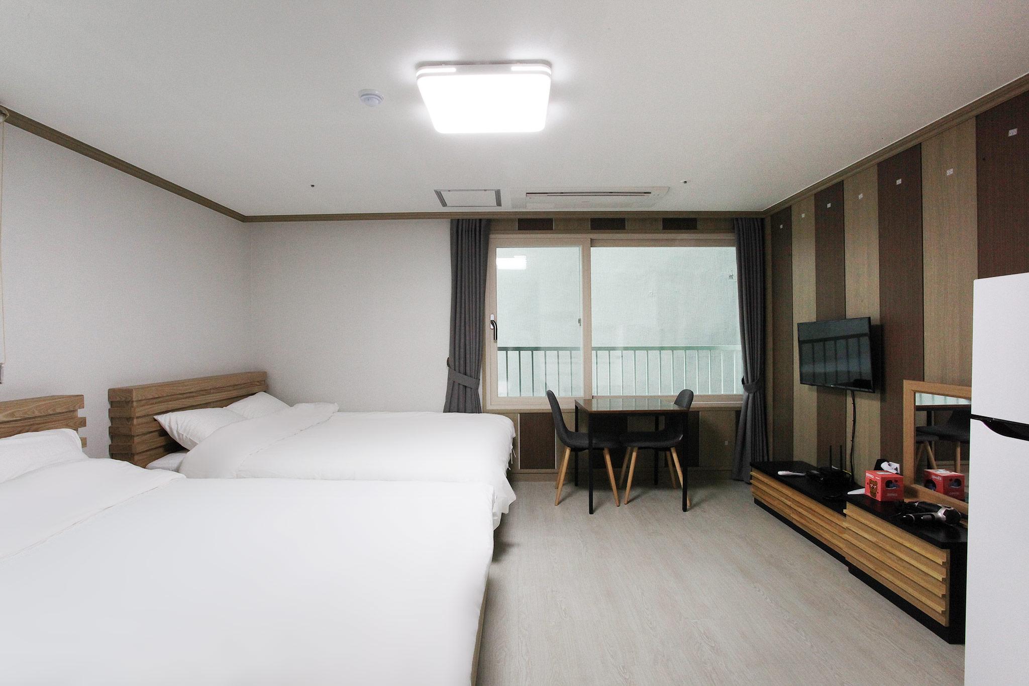 Seogwipo Seohyun Hotel