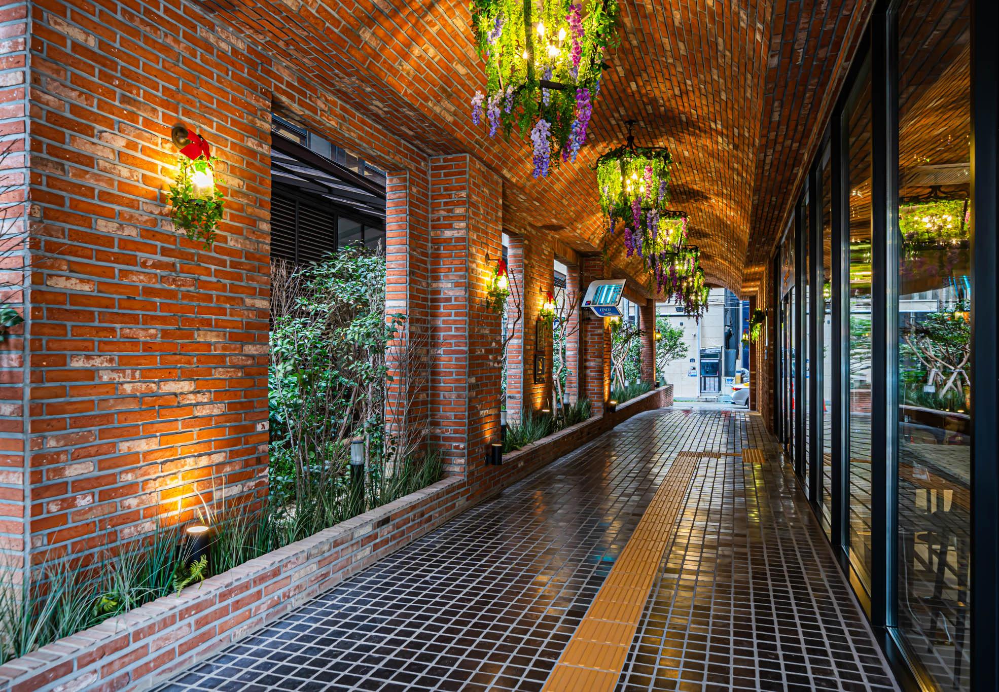 Seomyeon South Van Deco Hotel