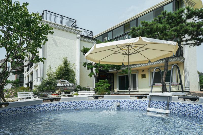 Hwaseong (Jebudo) Jeburi Pension