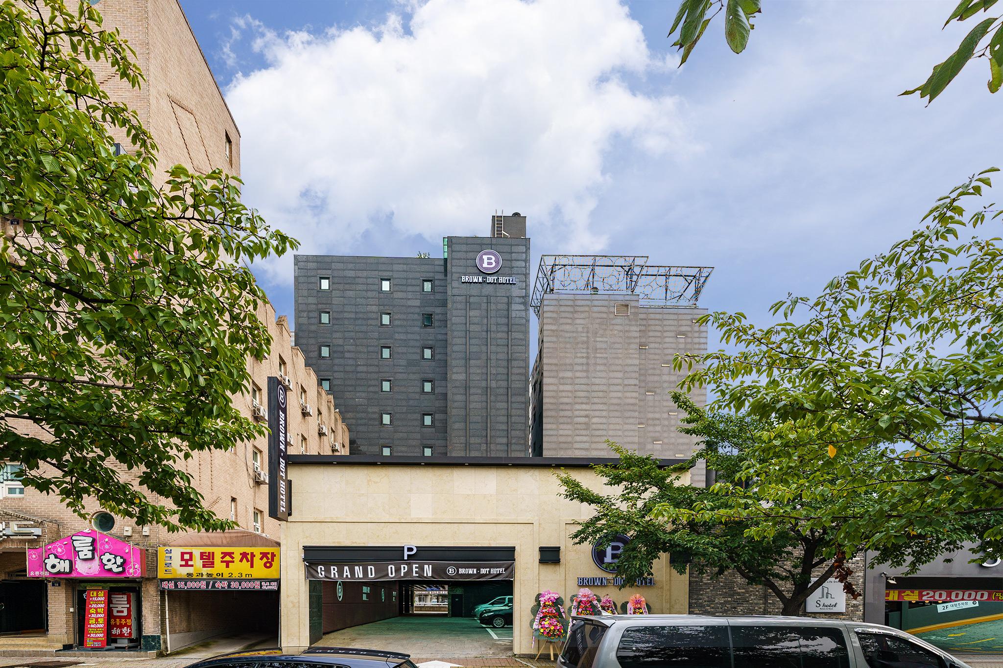 Suwon Brown Dot Suwon Guwoon Branch-11