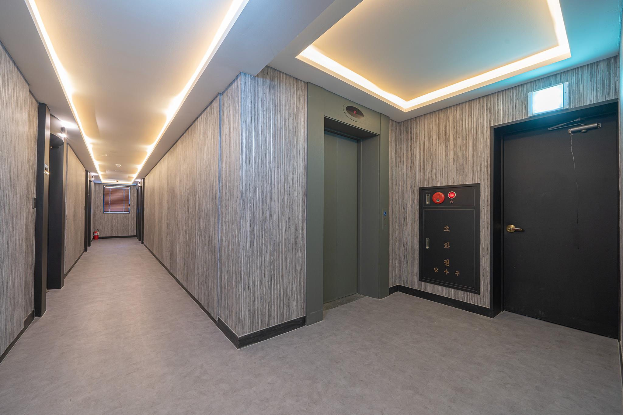 Incheon (Bupyeong) HOTEL Lounge Seven-5