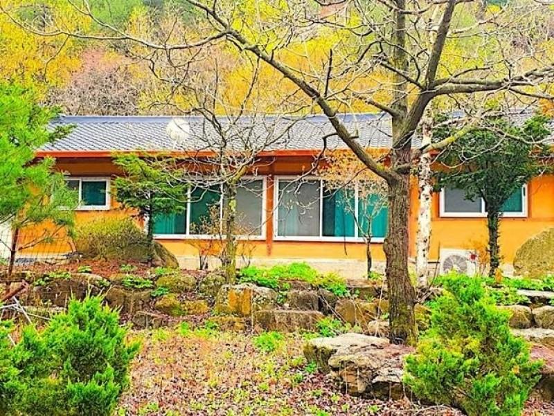 Youngju Jarak-gil B&B Pension
