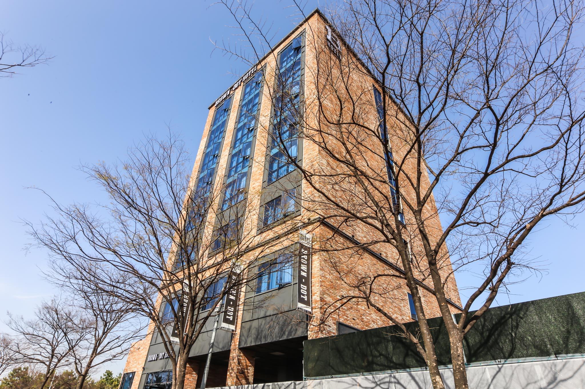 Busan Gangseo Sinho Brown Dot-18