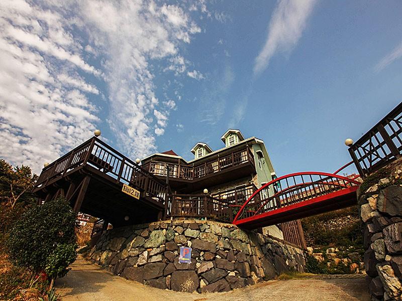 Geojedo Twin Castle Pension