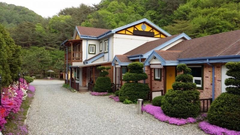 Yangpyeong Sansuhwa Pension