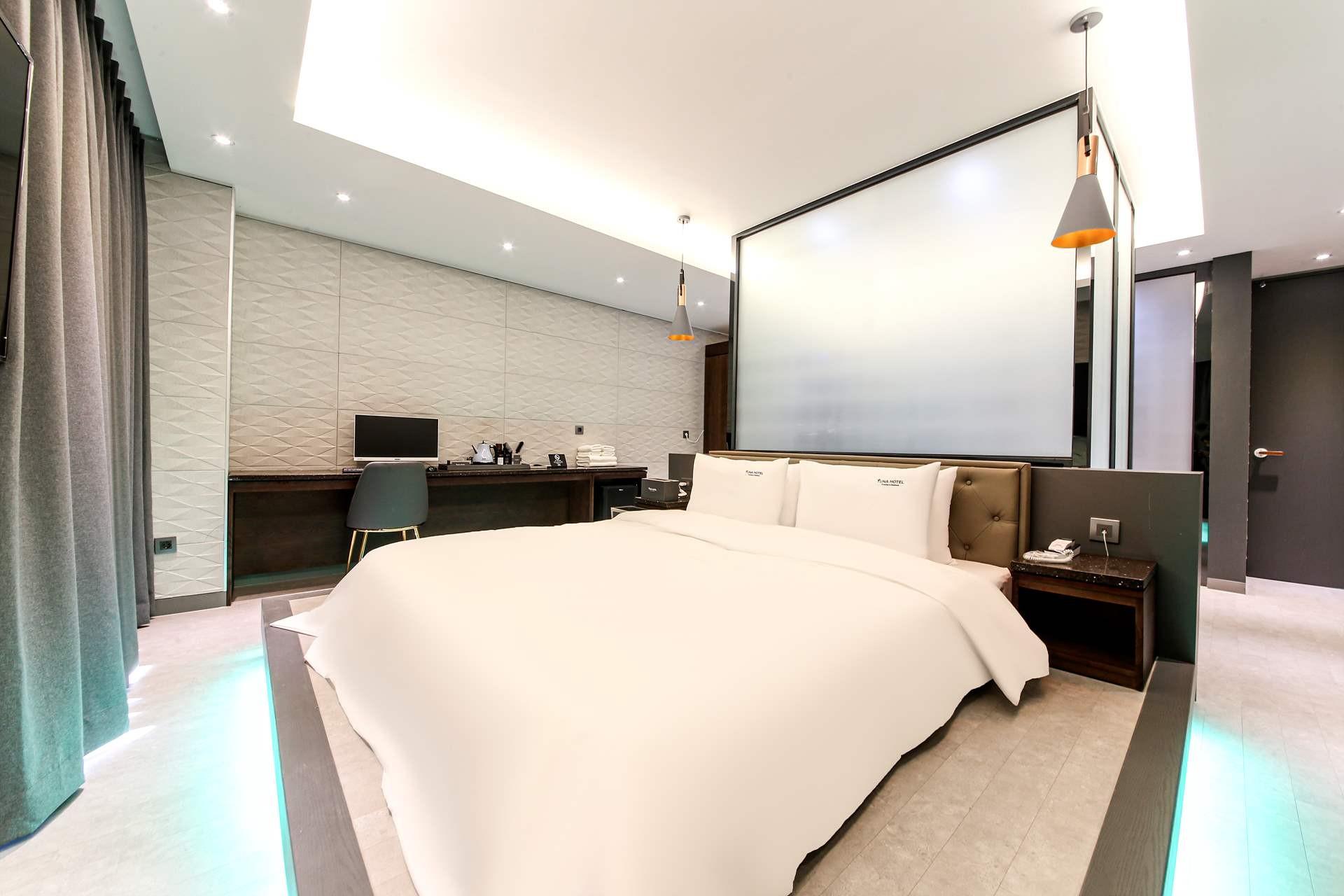 YUNA Business Hotel