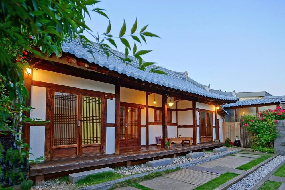 jeonju sarangroo hanok pension-12