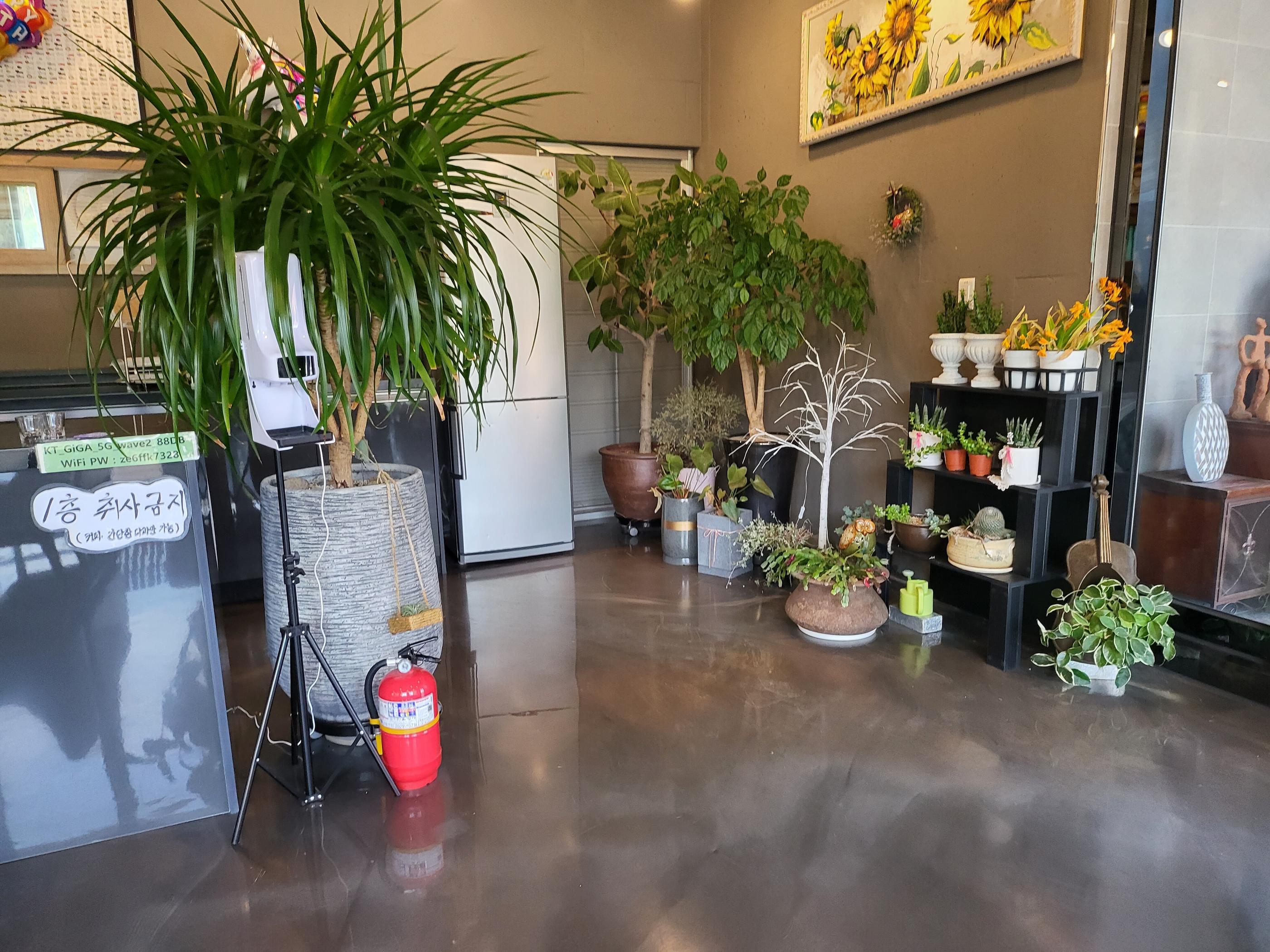 The Hue Kids Pool Vila-8