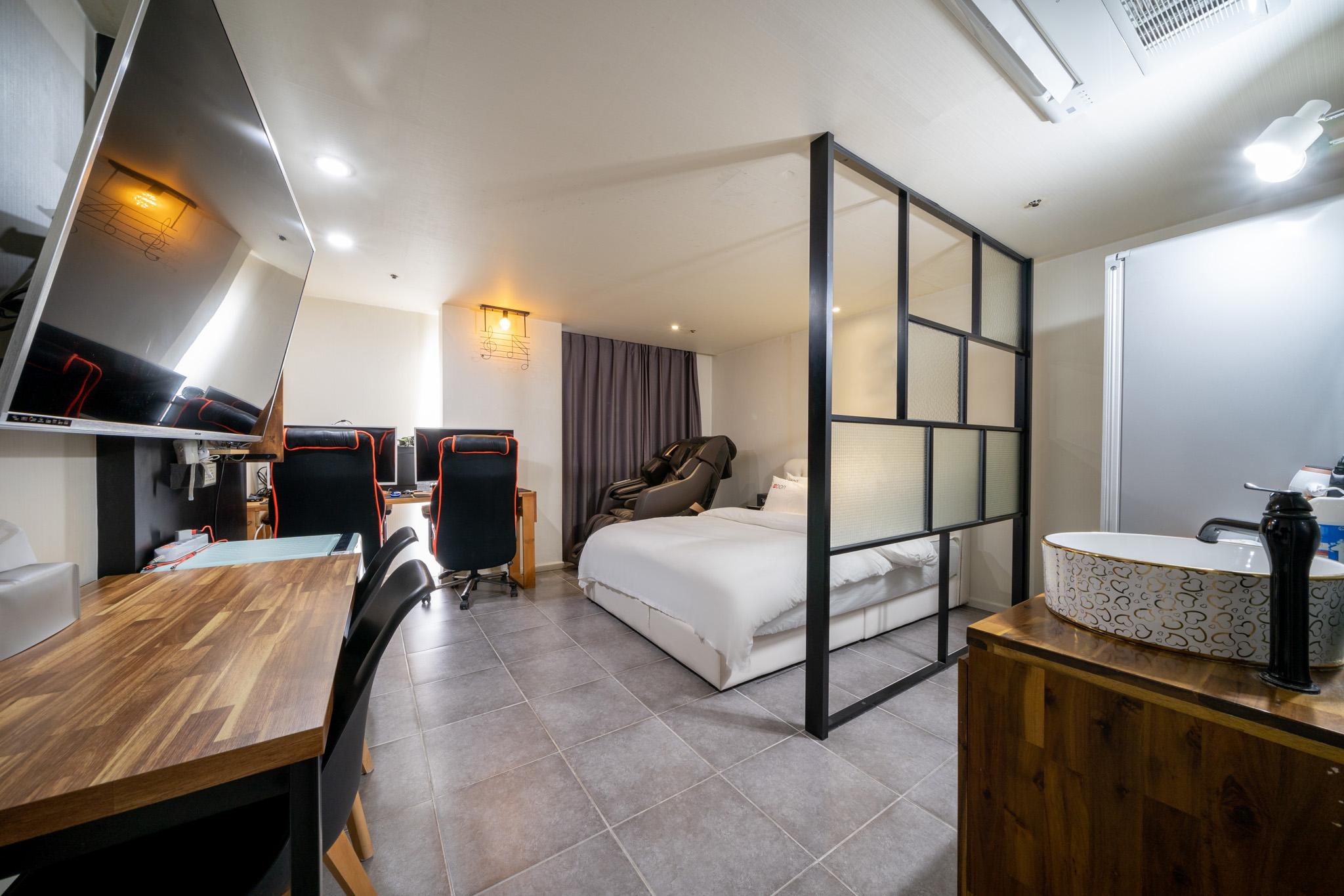 Changwon Don Hotel