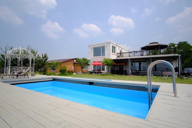 Ganghwado sunsets and ocean Pension