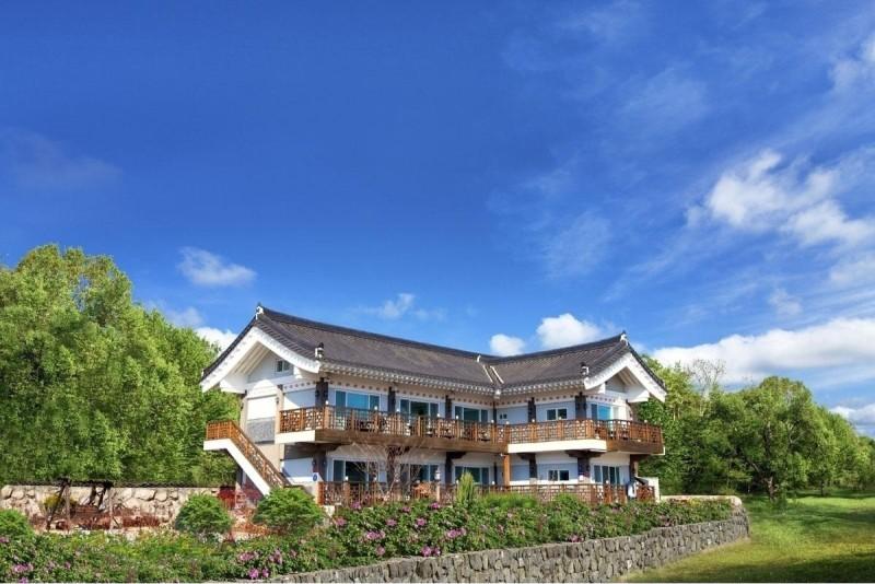 Gyeongju Starlight Journey Hanok Pension