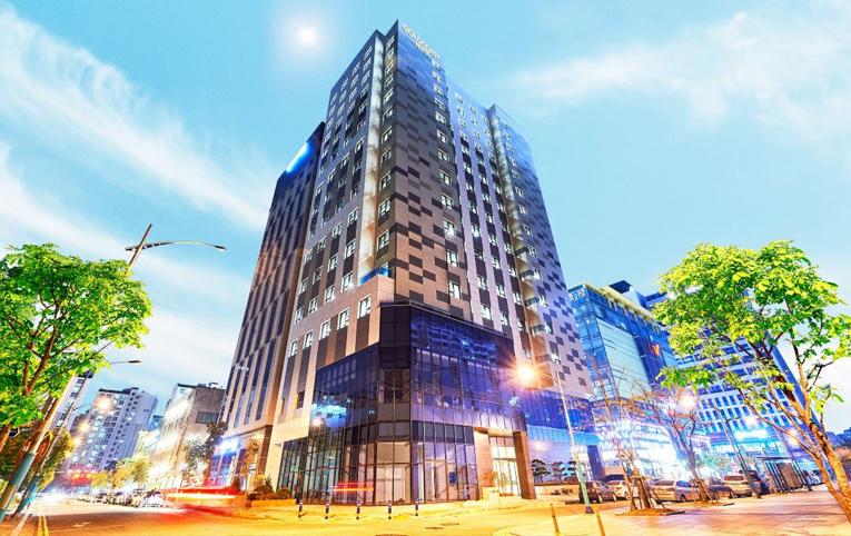 Gold Coast Hotel
