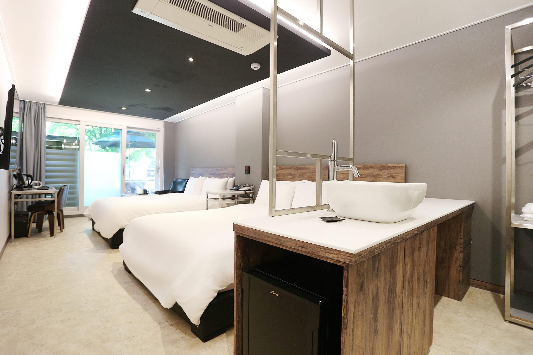 Gangneung Louis Hotel