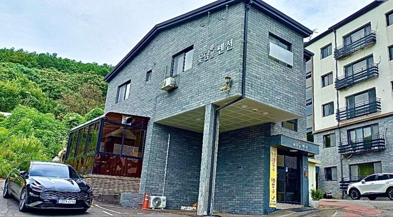 Gwangju Kkotdamville Pension