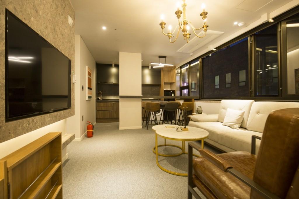 UH Suites The Jongno-11