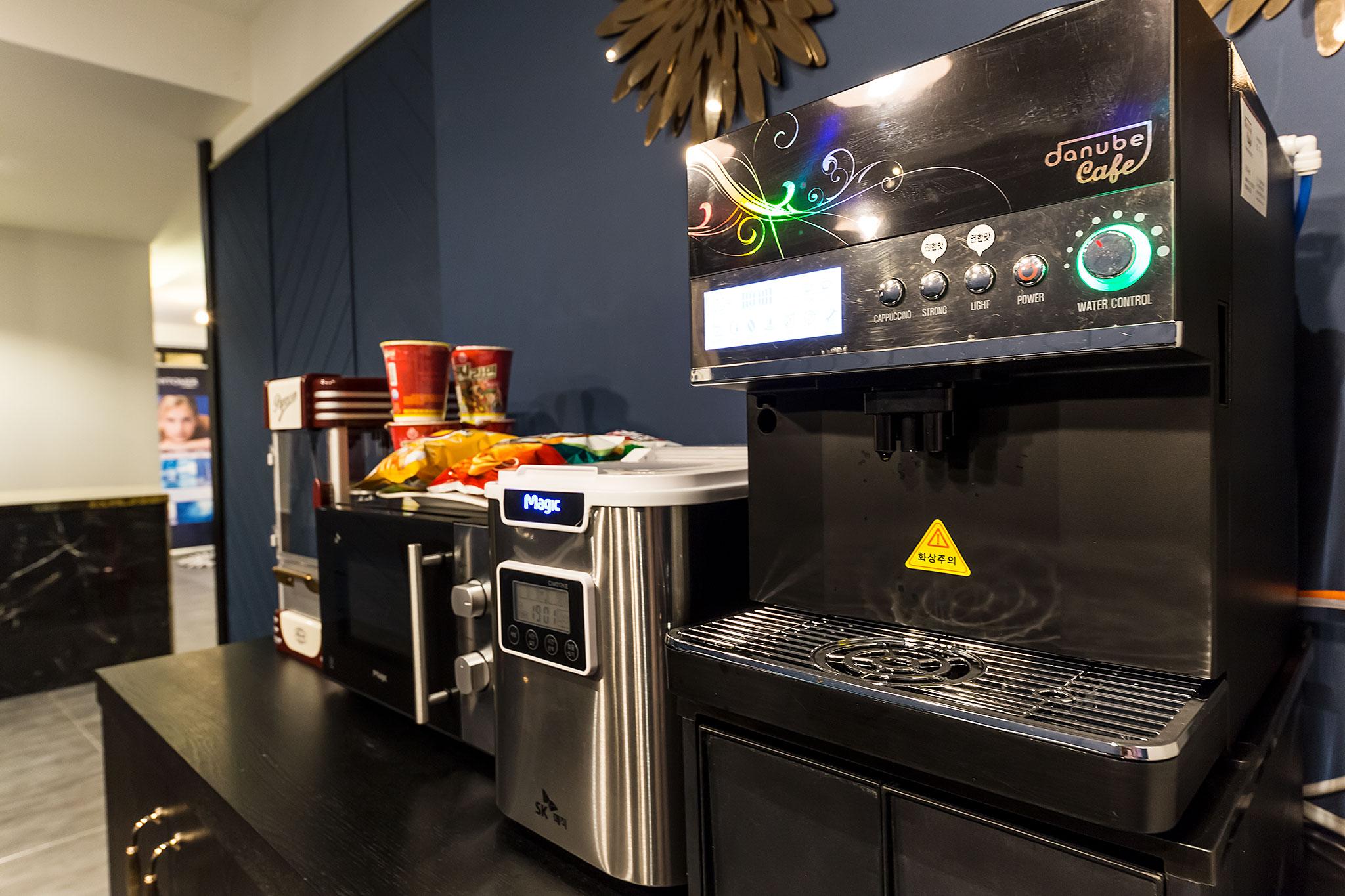 University of Foreign Life Hotel Raha-23