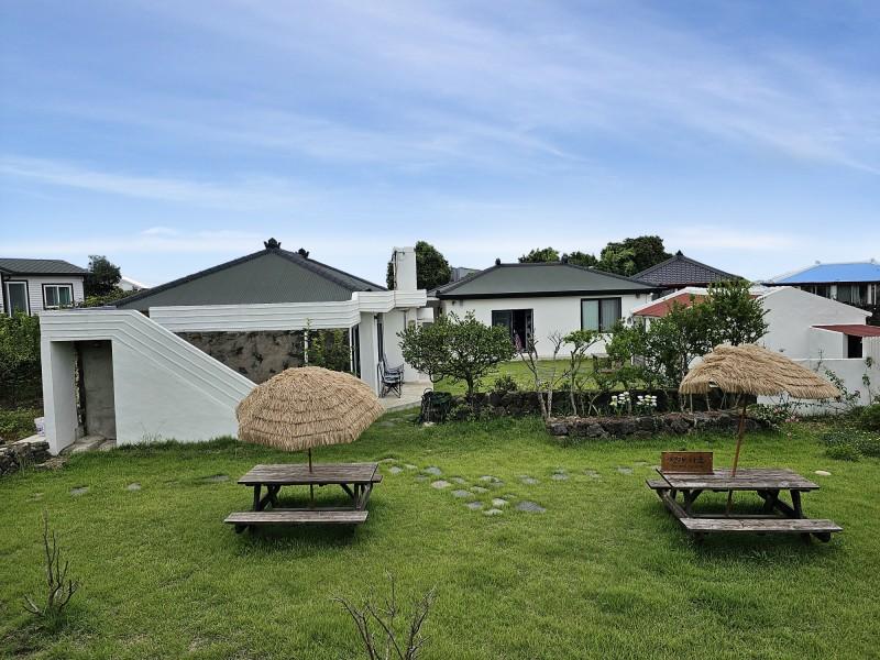 Jeju Pyeongdae Daesugul Badang Jokti Pension