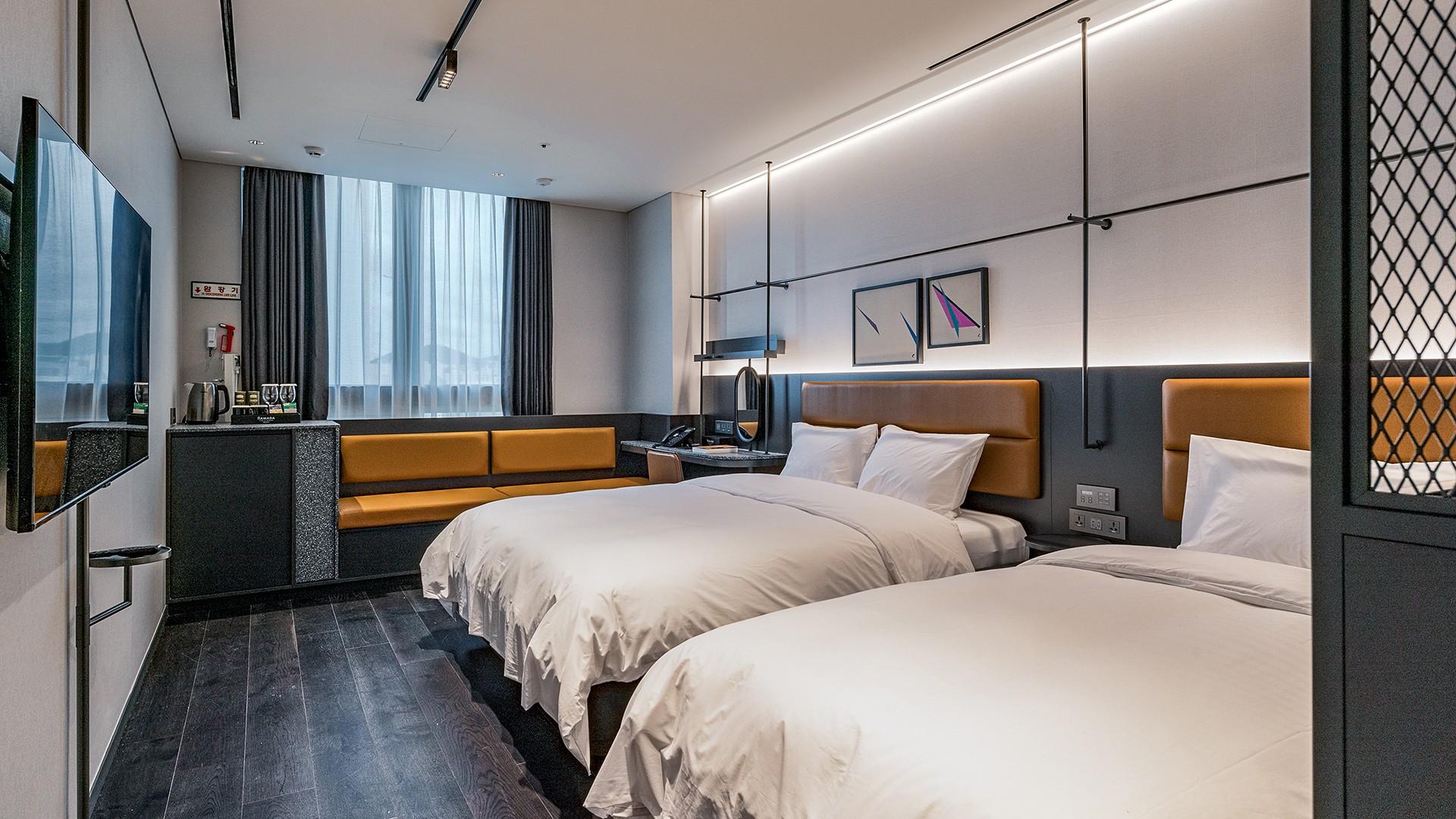 디럭스 패밀리 트윈