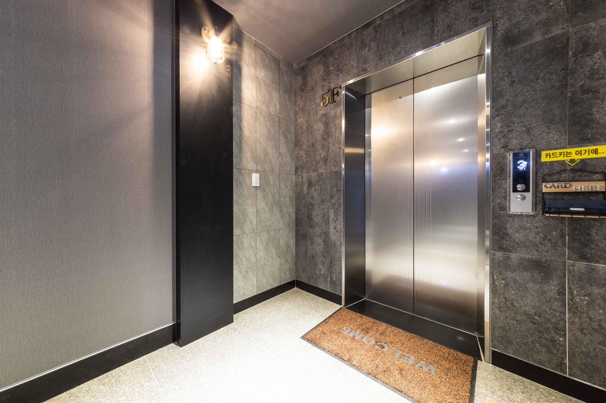 Yangju Hotel Black-3