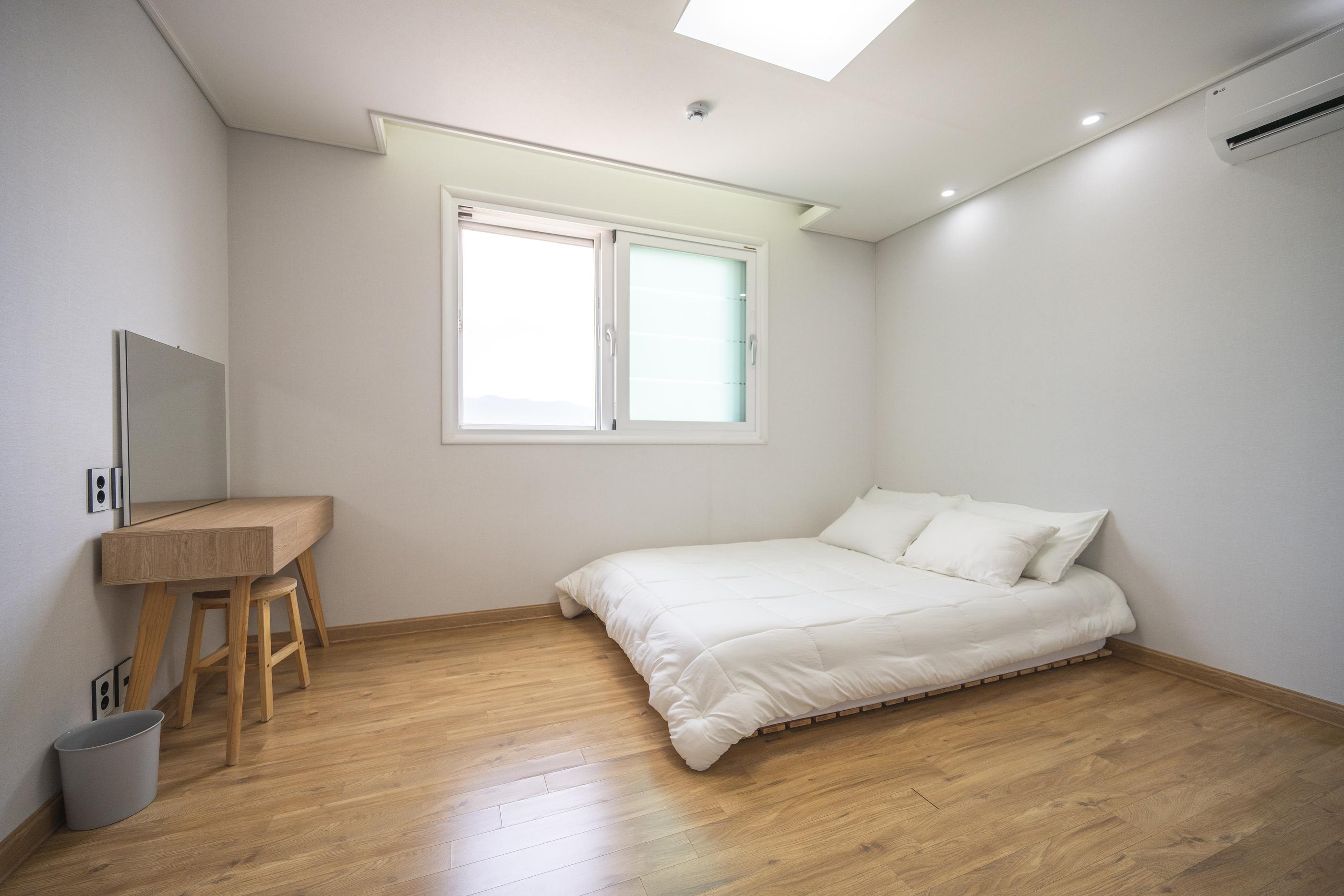 Kyoengju JNG Pool Villa-13