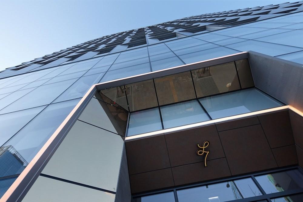 숙박 시설 입구