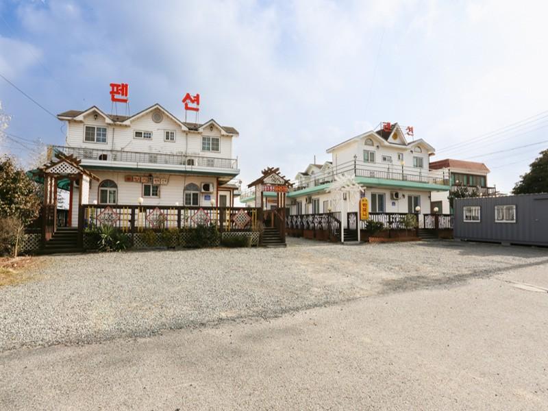 Taean (Anmyeondo) Kkothyanggi & Harmony Pension