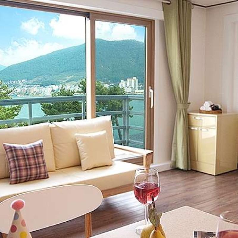 Tongyeong Windmill Village Tulip Pension