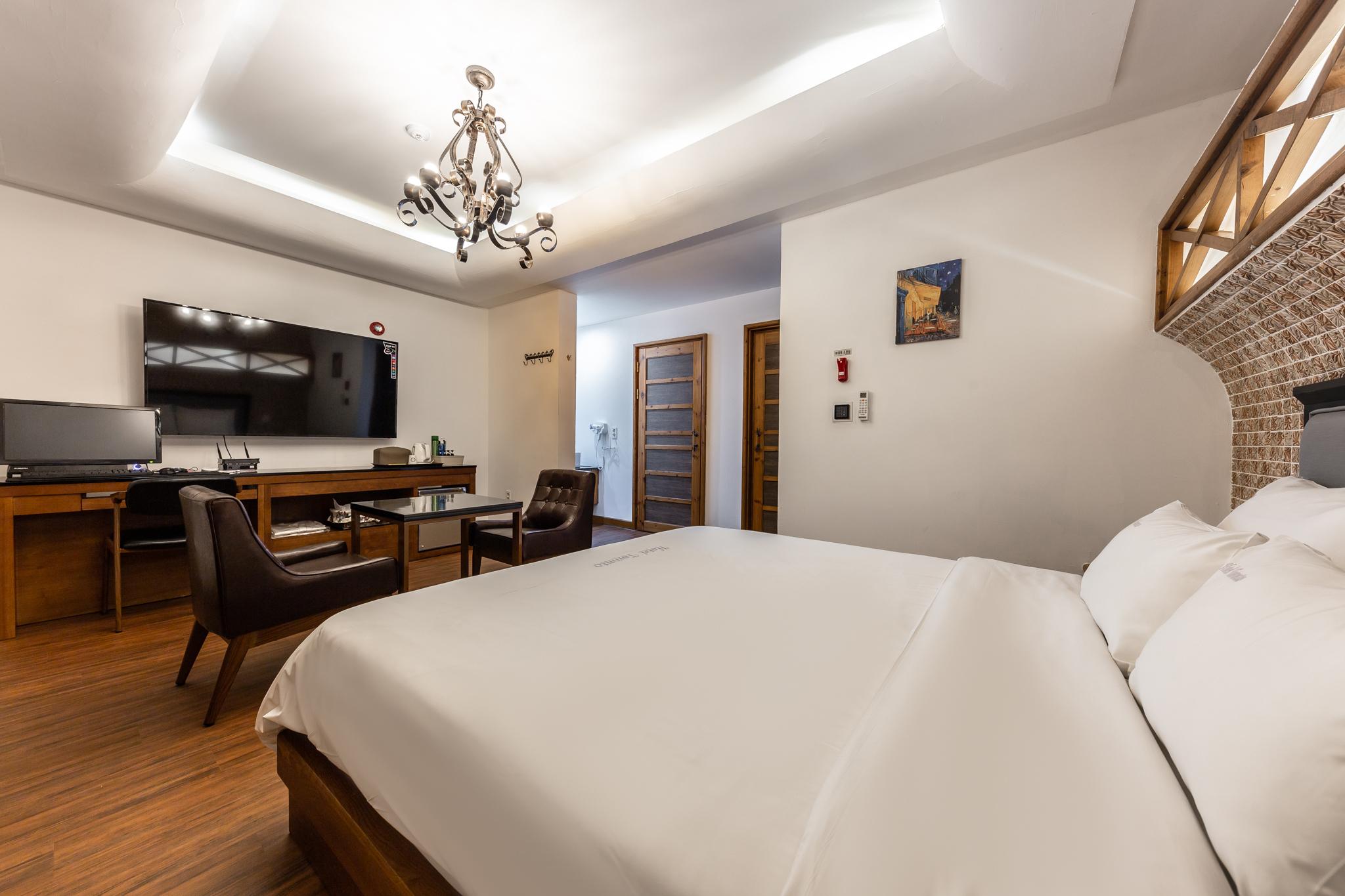 Chungju Toronto Hotel