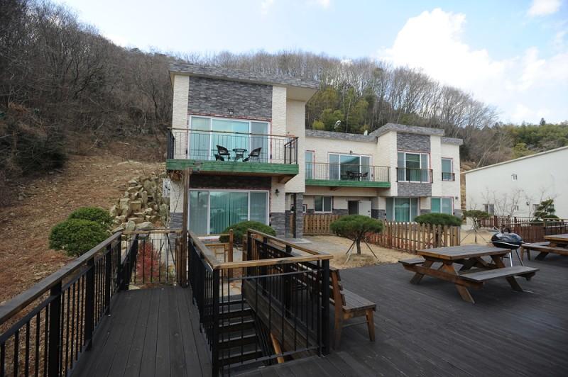 Geoje Atria Hill Pension