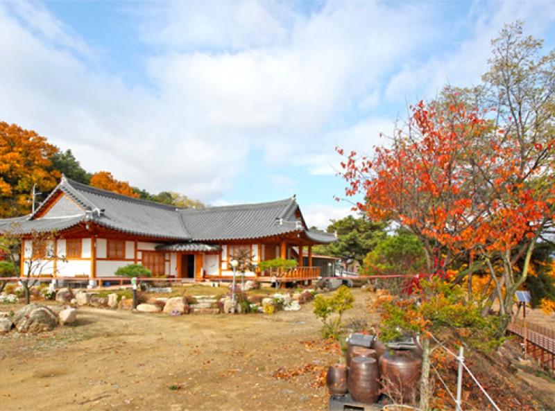 Sangju Eopungdae Hwangto Hanok Pension