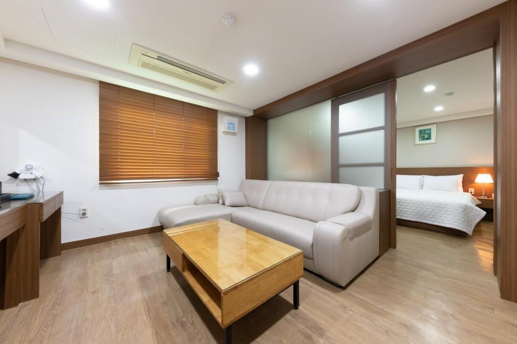 Cheongsong Juwangsan Oncheon Tourist Hotel