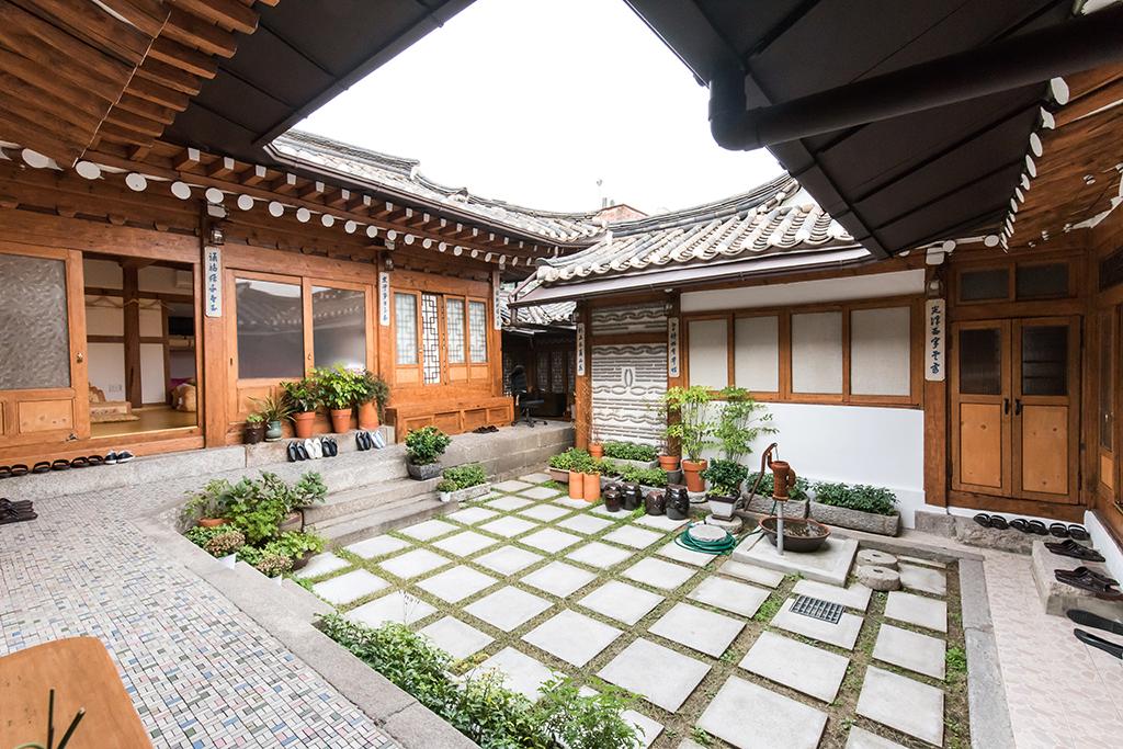 Bukchon Sohyeondang Hanok Stay-4