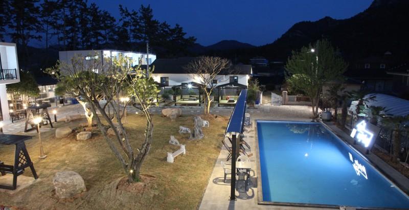 Yeongam Vivache Pension