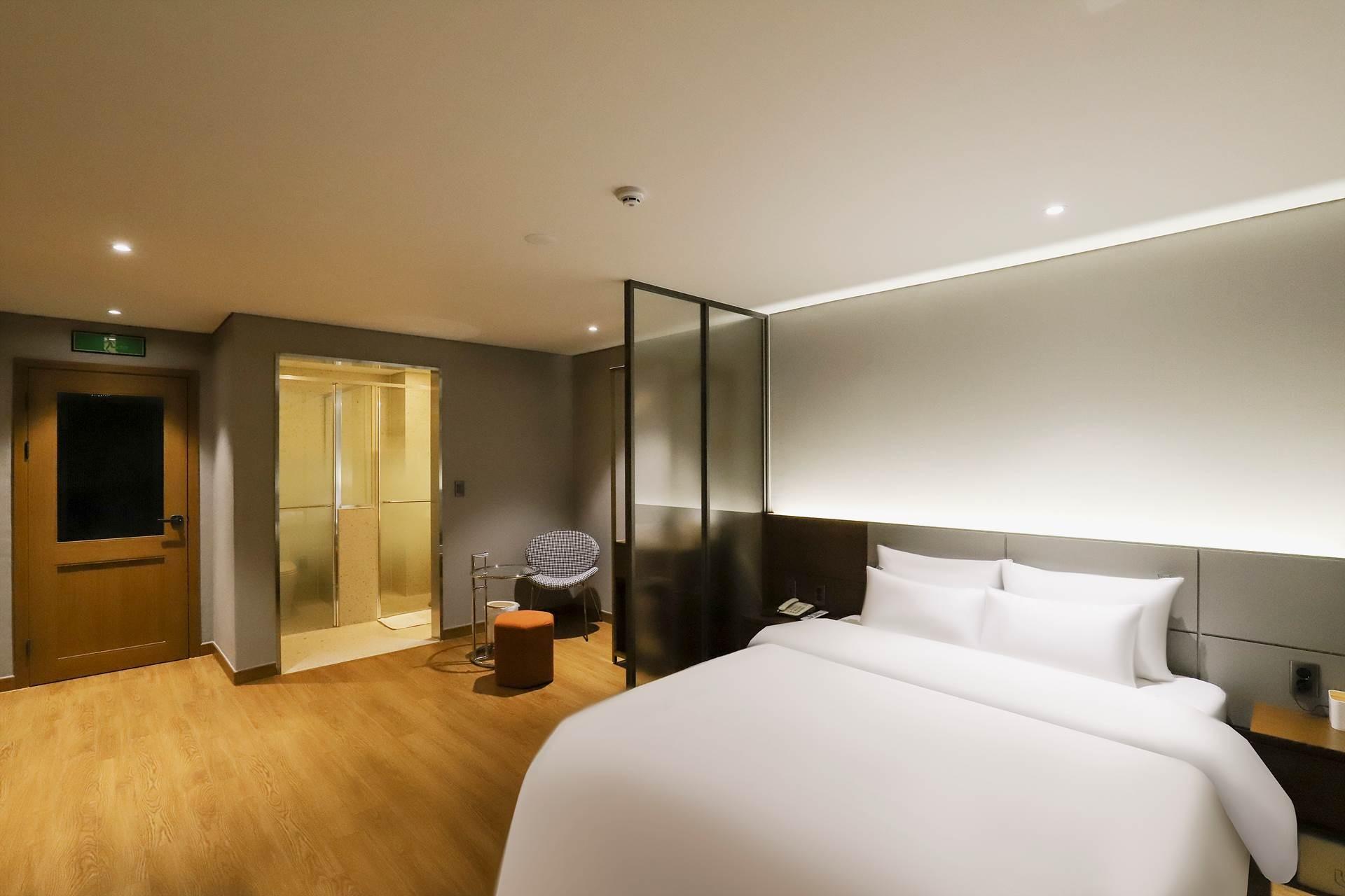 F2 HOTEL